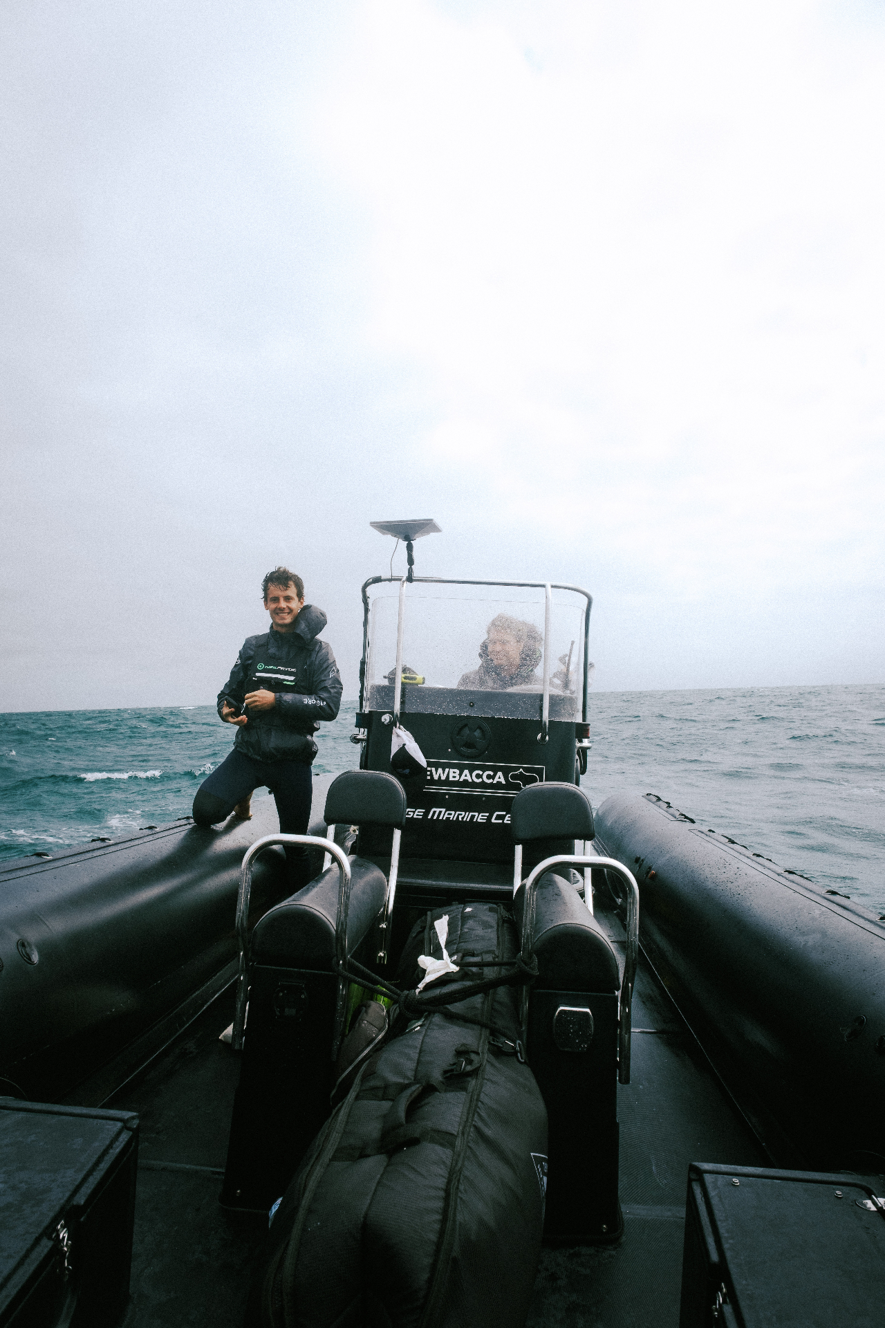 Support boat crew in rough North Sea conditions